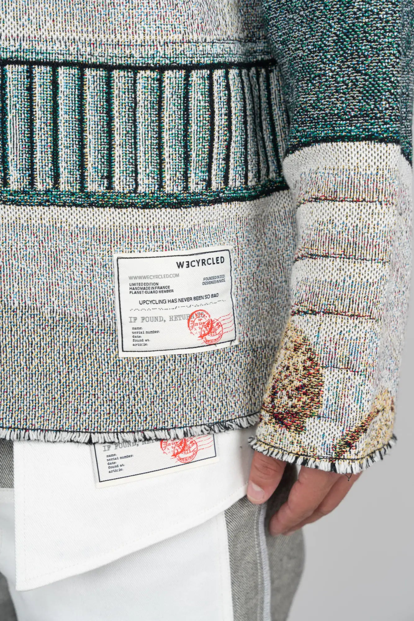 PANTONE CREWNECK