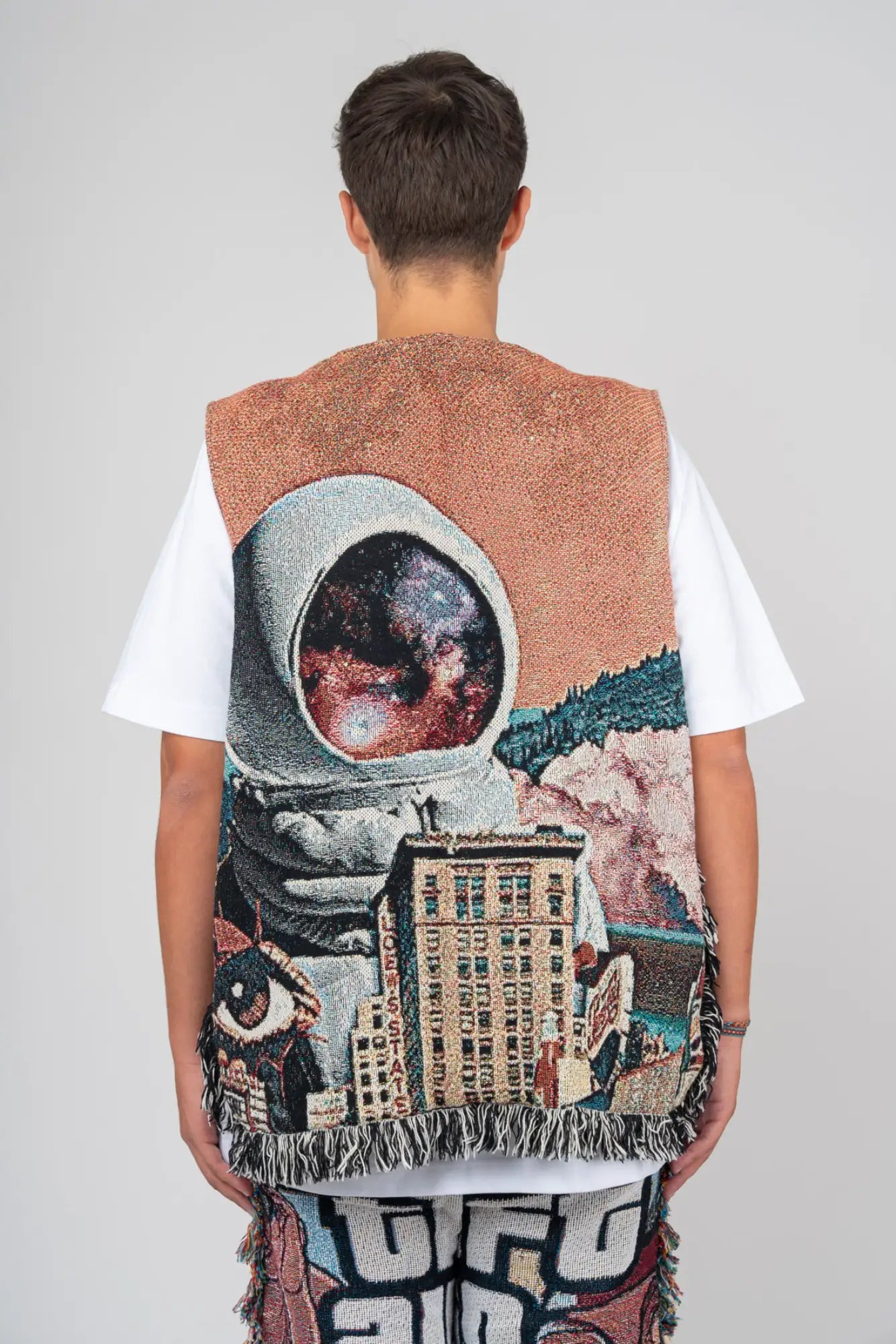 ASTRO VEST